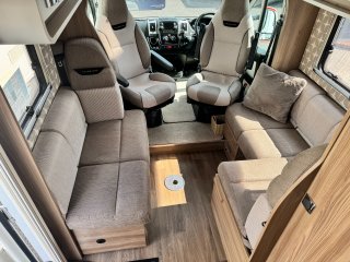 /photos/9211/8ae86cf0-f681-e7b0-9d2b-78c5a66ba787_i320x240.jpg